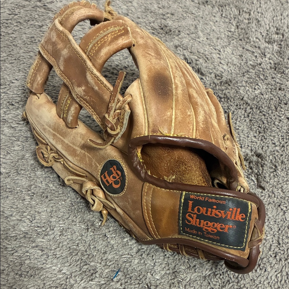 Louisville Slugger Fred Lynn Baseball glove